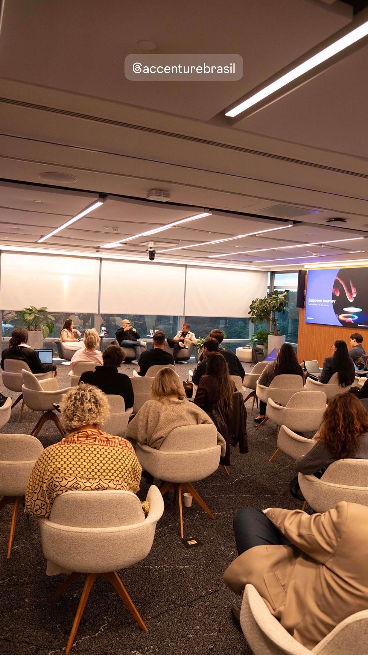 Ricardo Cavallini durante palestra para Accenture
