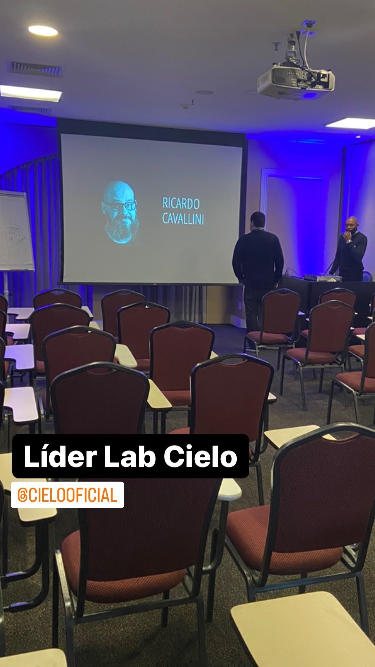 Ricardo Cavallini durante palestra para Cielo