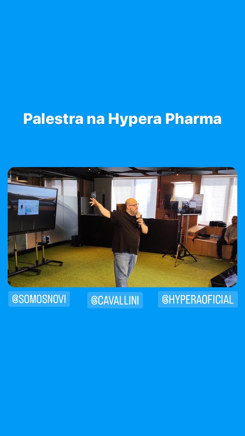 Ricardo Cavallini durante palestra para Hypera