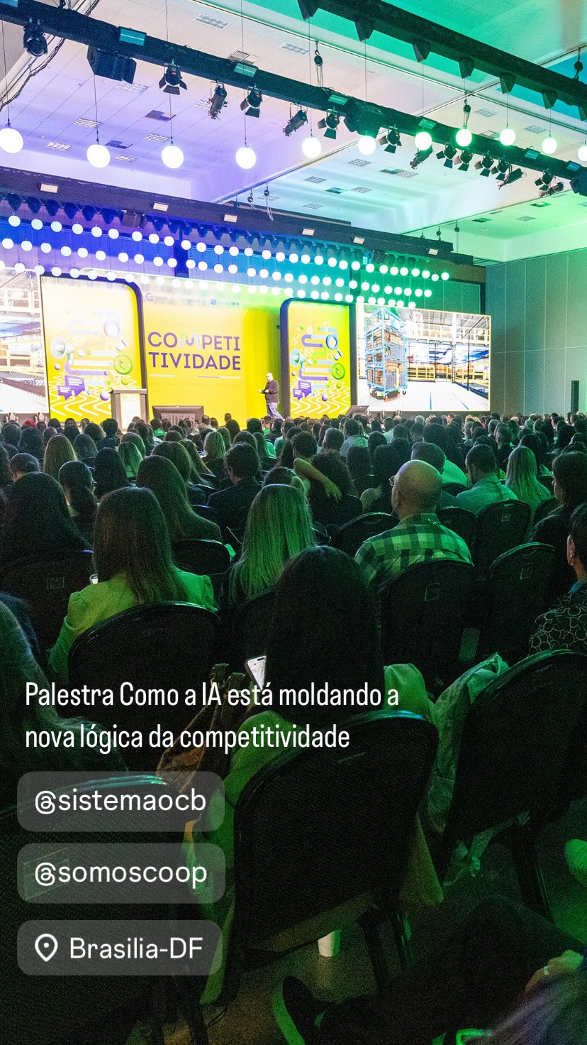 Ricardo Cavallini durante palestra para Somos Coop