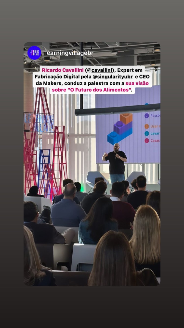 Ricardo Cavallini durante uma palestra